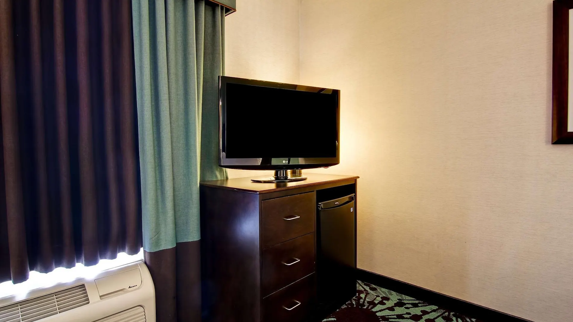 Hampton Inn By Hilton Toronto Airport Corporate Centre Hotel