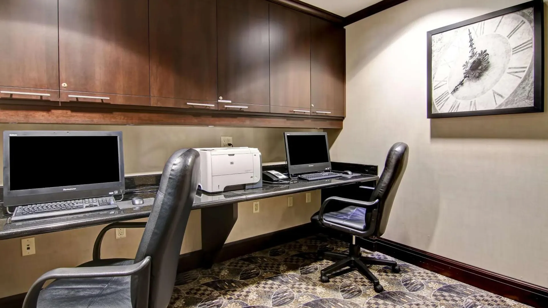 Hampton Inn By Hilton Toronto Airport Corporate Centre 3*,
