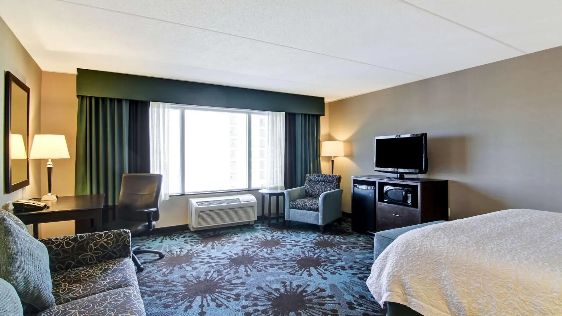 Hampton Inn By Hilton Toronto Airport Corporate Centre Hotel