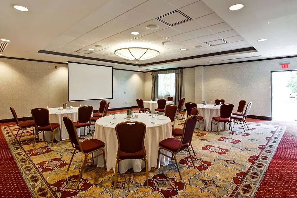 Hampton Inn By Hilton Toronto Airport Corporate Centre 3*,